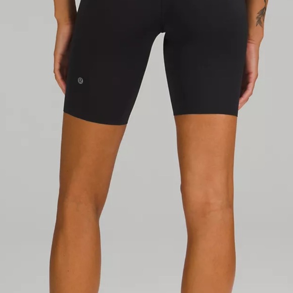 NWT Lululemon Base Pace High Rise 8” Short in Camo Deep Coal Multi. Size 4 - Picture 2 of 8